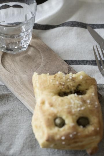 Mini vassoio con porta bicchiere/tazza in legno di acacia cm 10x19 diam 6,7 Ib Laursen (17047-00)