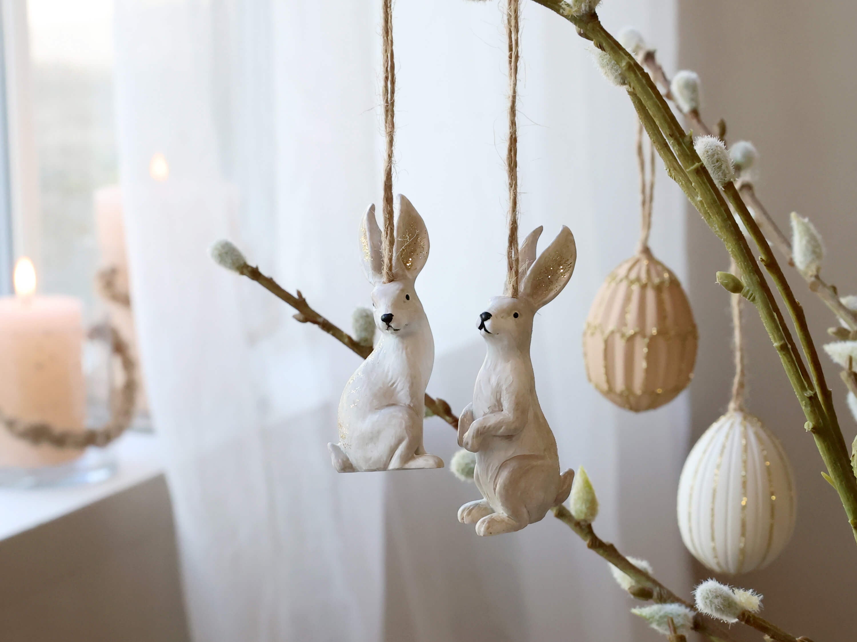 Conigli In Poliresina Con Glitter da appendere Set 2 Pezzi Color Crema (39866-19)