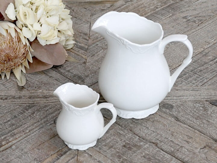 Brocca Provence in porcellana bianca h cm 18- 110 cl Chic Antique (63090-01)