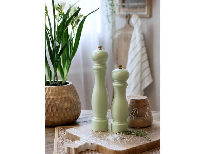 Macina SALE/PEPE verde salvia in legno di gomma opaco (basso in foto) h 20 diam.5 cm Chic Antique (61766-21)