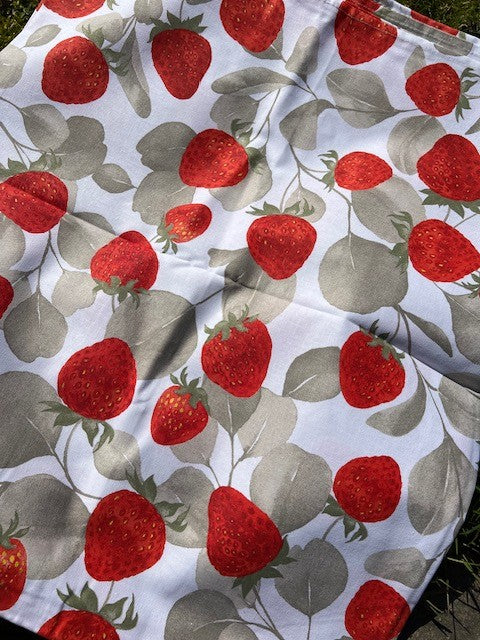 Tovaglia in cotone FRAGOLE  cm 140*180