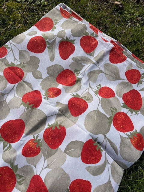Tovaglia in cotone FRAGOLE  cm 140*180