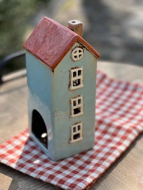 Casetta Porta Tealight  Ceramica AZZURRA con porta gialla Ib Laursen Cm W: 8 H: 20 L 9 (27667-21)