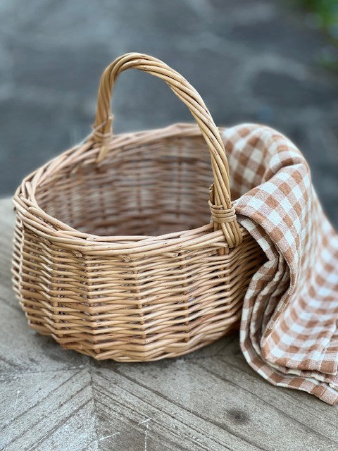 Cestino con manico in salice pieno W: 17 H: 20 L: 23 Ib Laursen (29030-30)