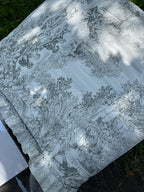 Trapuntino matrimoniale microfibra Toile de Jouy con doppio volant cm 270x265