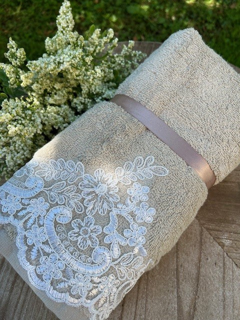 Coppia spugna asciugamano + ospite "Rebroder Helen" balza con pizzo SABBIA