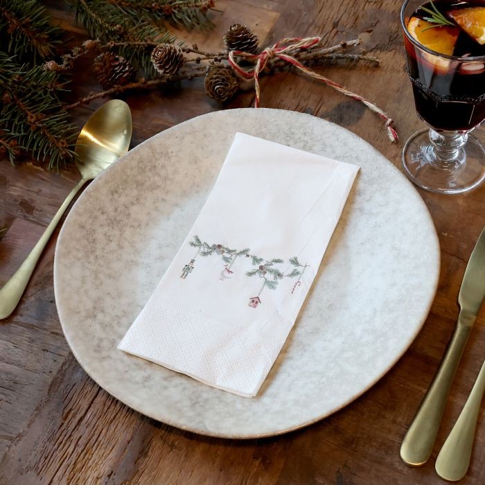 Tovaglioli di carta Natalizi con ghirlanda cm 10*20 pezzi 16 per confezione Chic Antique (38005501)