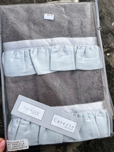 Coppia spugna asciugamano + ospite "Priscilla " con volant raso in tre colori (58546)