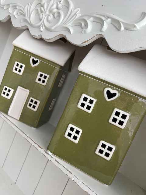 Casetta in ceramica decorativa con led verde erba "Candy Cane" cm 12x8x22 Blanc Mariclò