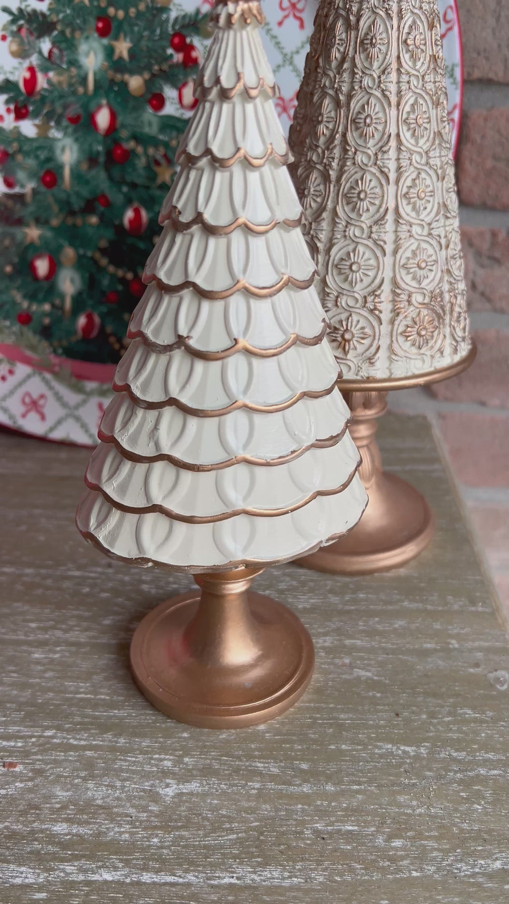 Vassoio in latta smaltata diam. cm 34 "Favola di Natale" Blanc Mariclò